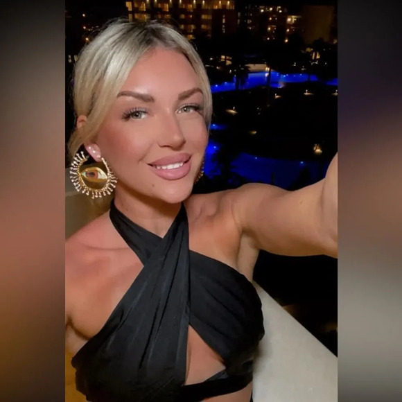 GAZE HOOP GOLD EYES EARRINGS - Picture 9 of 17